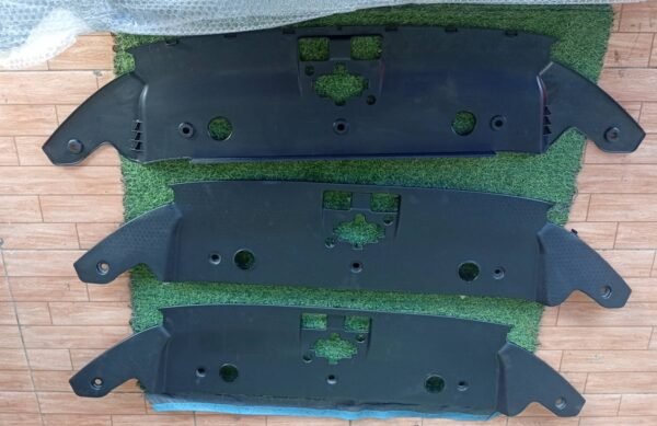 แผ่นพลาสติกปิดด้านบนหม้อน้ำ / ฝาครอบบนหม้อน้ำหน้า (Radiator Upper Cover Shield) - Image 3