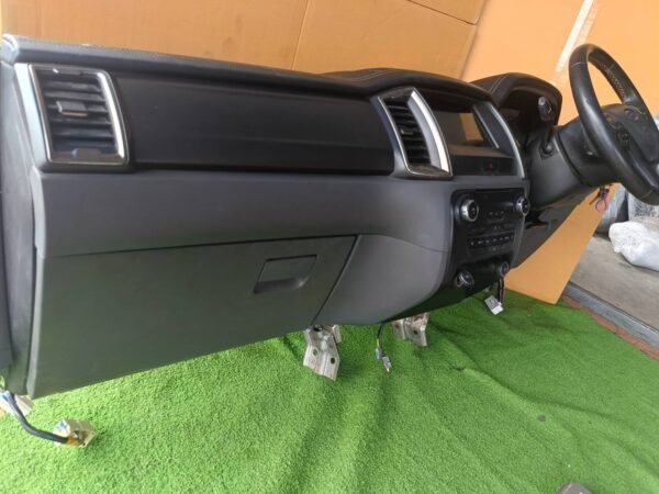 Ford Ranger Wildtrak 2016–2018 Dashboard Set (Right-Hand Drive) - Image 8