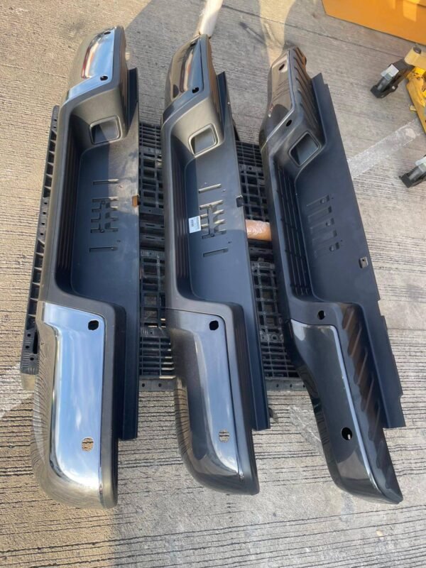 Ford Ranger Rear Bumper Set (Next Gen / XLT / Chrome and Dark Ggrey Variants) – Genuine Take-Offs - Image 8