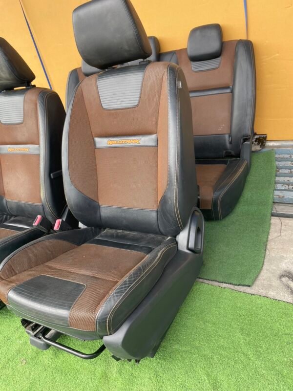 Ford Ranger Wildtrak Genuine Seat Set – Front & Rear (Used) - Image 5