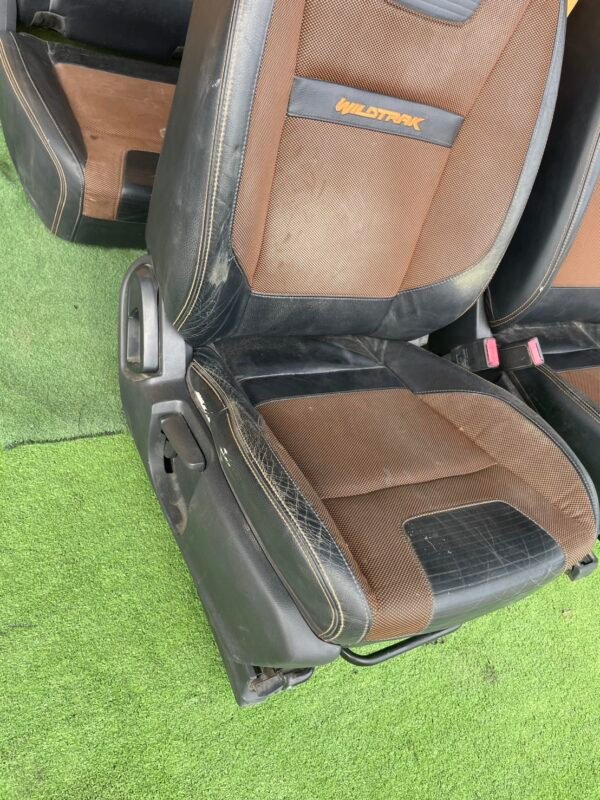Ford Ranger Wildtrak Genuine Seat Set – Front & Rear (Used) - Image 3
