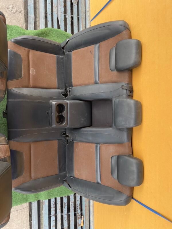 Ford Ranger Wildtrak Genuine Seat Set – Front & Rear (Used) - Image 4
