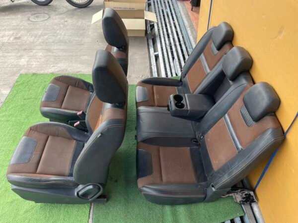 Ford Ranger Wildtrak Genuine Seat Set – Front & Rear (Used) - Image 9