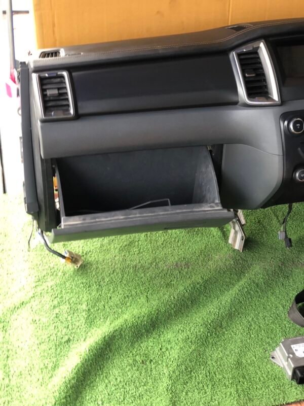 Ford Ranger Wildtrak 2016–2018 Dashboard Set (Right-Hand Drive) - Image 6